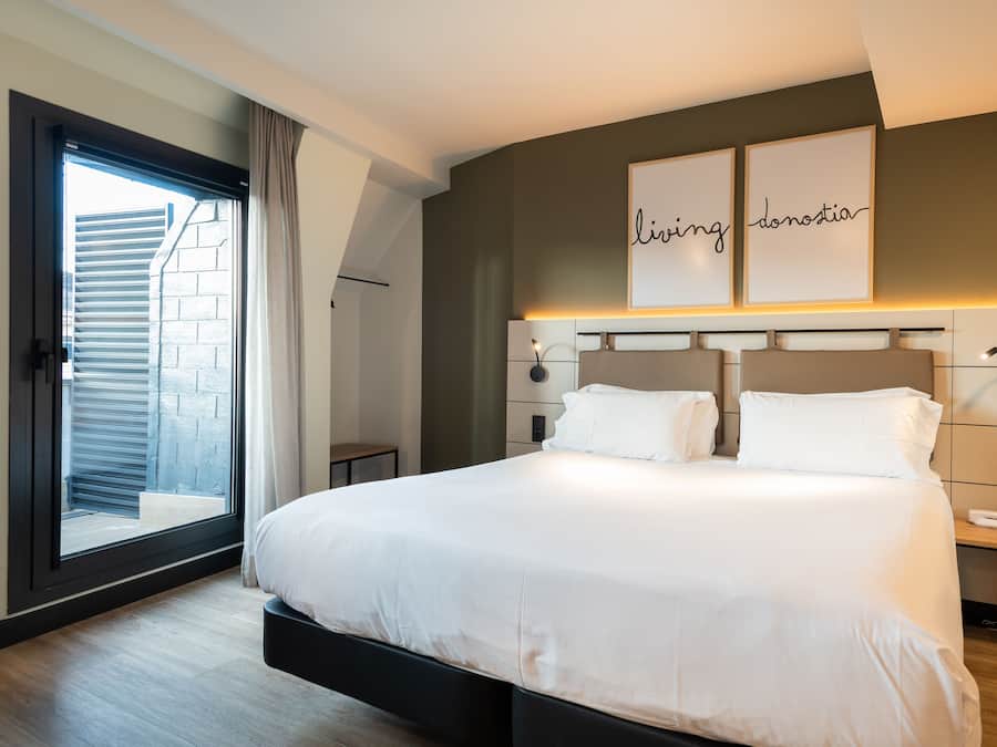 Bureau, chambres insonorisées, Wi-Fi gratuit, draps fournis