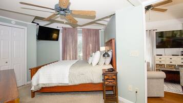 2 bedrooms, desk, iron/ironing board, free WiFi