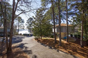 Property grounds - Pinehurst Tree House (Pinehurst)