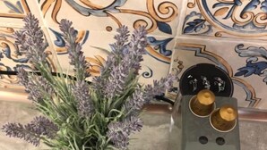 Iron/ironing board, WiFi (free), individually decorated - AVIATOR BOUTIQUE RESIDENCE (Otopeni)