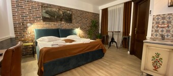 AVIATOR BOUTIQUE RESIDENCE