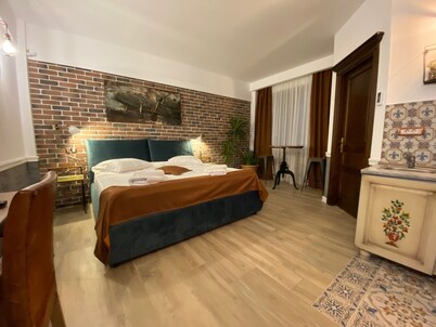 AVIATOR BOUTIQUE RESIDENCE