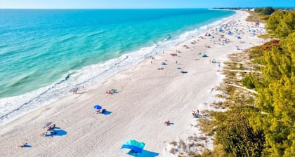 Family Tides! Great for groups, Ocean View, Pool/Waterfall, Spa, Golf Cart Incl.