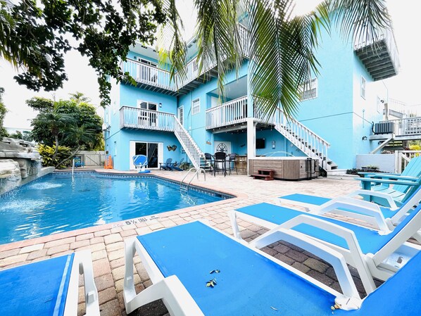 Outdoor pool, a heated pool