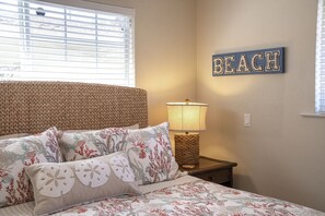 2 habitaciones, escritorio, tabla de planchar con plancha y wifi gratis 