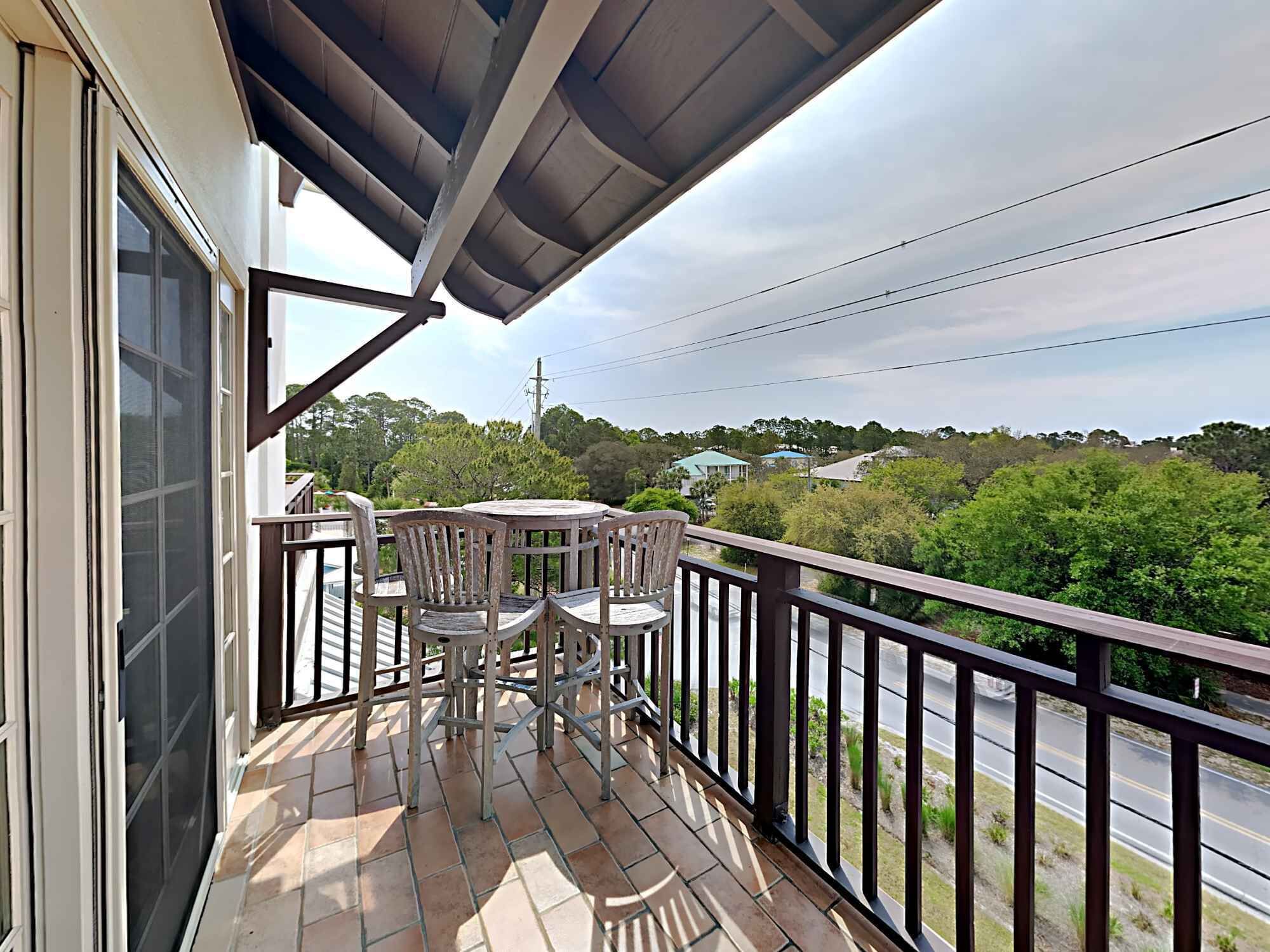 Luxury Condo, Near Gulf with Eastern Lake View
