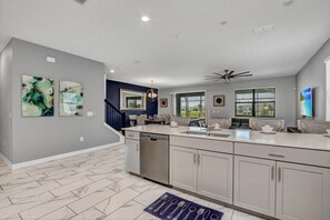 Maison, plusieurs chambres | Cuisine privée