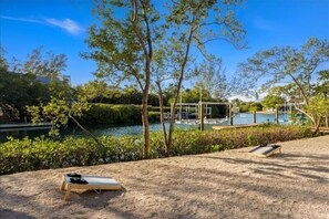 House, 4 Bedrooms | Property grounds