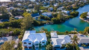 House, 4 Bedrooms | Aerial view