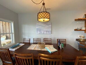 Dining - Waterfront: Dock Access, Walk to Beach, Pier & Shops, 5BR, Sunset view / 10% off (Surf City)