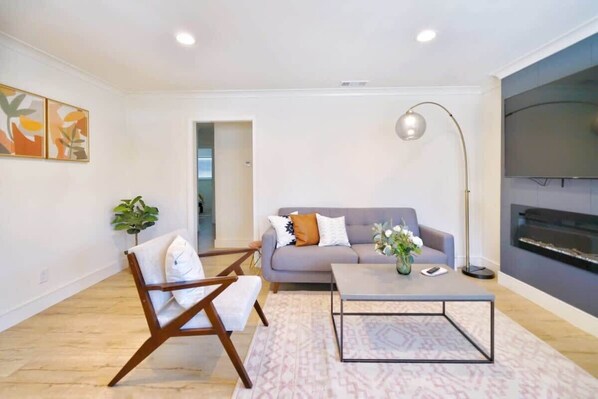 Smart TV, fireplace, offices
