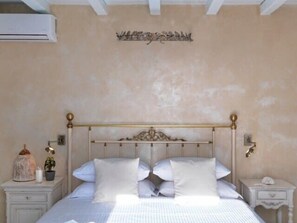 4 Schlafzimmer, Bügeleisen/Bügelbrett, Reisekinderbett, WLAN