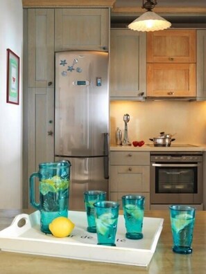 Kühlschrank, Ofen, Herdplatte, Geschirrspüler