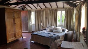 2 bedrooms, bed sheets