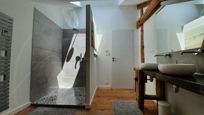 Badewanne, Haartrockner