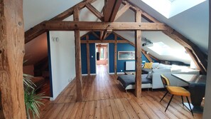 TV, fireplace, DVD player, foosball - Large 360 m2 family home (Saint-Vincent-de-Tyrosse)