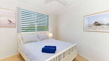 3 bedrooms, free WiFi, bed sheets