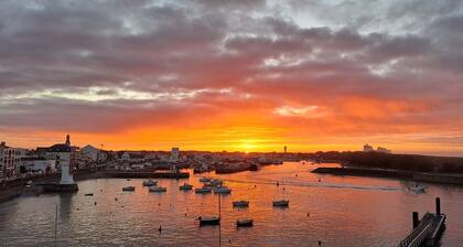 Saint Gilles Croix de Vie face Ă la mer (l'Adon).