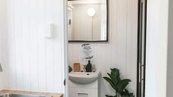 Dusche, Haartrockner, HandtĂŒcher