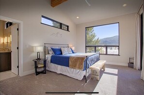 3 bedrooms, iron/ironing board, WiFi, bed sheets - Modern 3BR Chalet w/ Hot Tub & Mt. Quandary Views! (Blue River)