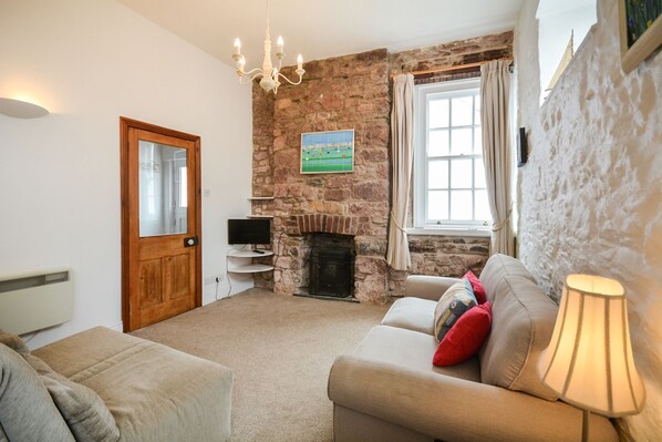 Living area - Rose Cottage - sleeps 4 guests in 2 bedrooms (Kingsand)