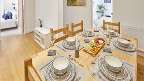 House | In-room dining - Licence to Chill (Saltburn-by-the-Sea)