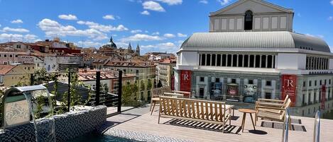 Seasonal outdoor pool