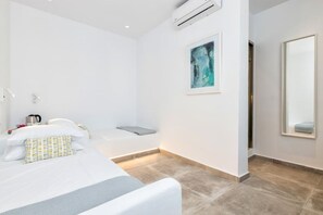 1 bedroom, in-room safe, free WiFi, bed sheets - Room 9 @ Pelican Paros in the Old Town! (Paros)