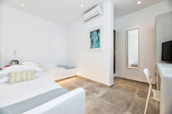 1 bedroom, in-room safe, free WiFi, bed sheets - Room 9 @ Pelican Paros in the Old Town! (Paros)