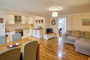 House | In-room dining - The Garden Flat (Darlington)