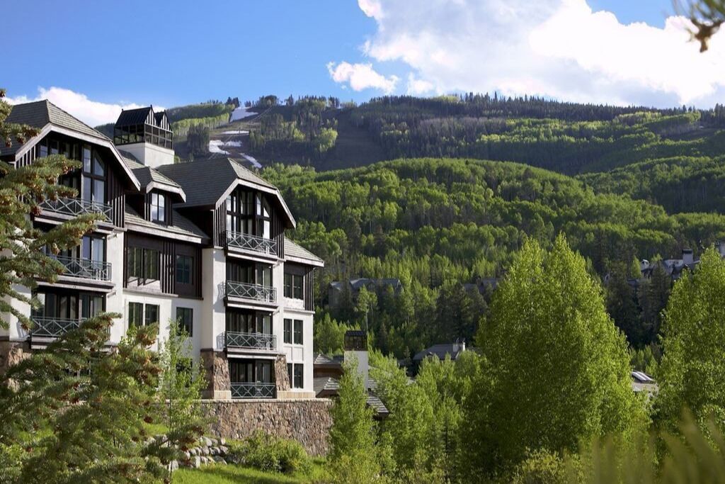 HYATT MOUNTAIN LODGE Fabulous Ski in/Ski Out 3 bdrm/3 bathroom