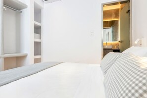 1 bedroom, in-room safe, free WiFi, bed sheets - Room 8 @ Pelican Paros in the Old Town! (Paros)