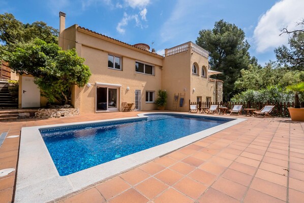 Unclassified image, 1 of 46, button - Nice house with private pool and private garden. (Tamariu)