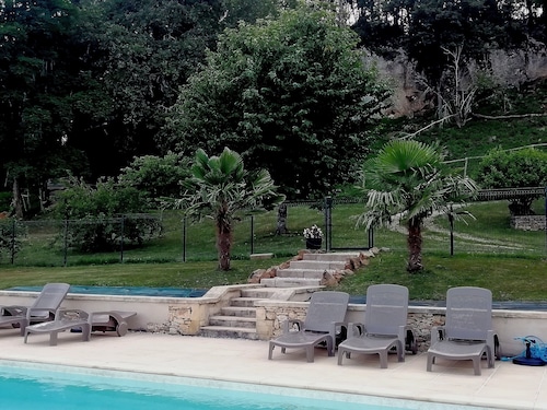 Le Séchoir des acacias, Gîte "L'Orée du Bois" de 110m2 avec piscine chauffée. 