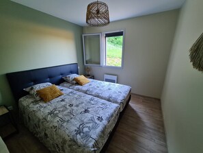 2 chambres, fer et planche à repasser, Wi-Fi gratuit