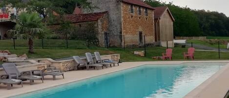 Piscine extérieure, piscine chauffée