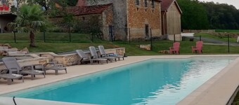 Le Séchoir des acacias, Gîte "Les Falaises" of 85m2 with heated swimming pool. 