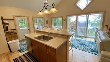 雪櫃、微波爐、焗爐、爐具