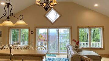 Ensemble douche/baignoire, serviettes fournies, savon, shampoing