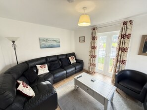 Téléviseur connecté, table de ping-pong