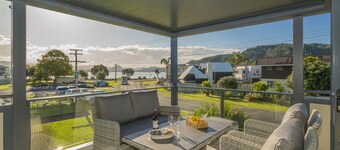 Harbour View - Whangamata Holiday Home