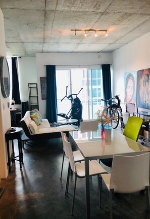 Interior - Downtown Miami (Miami)