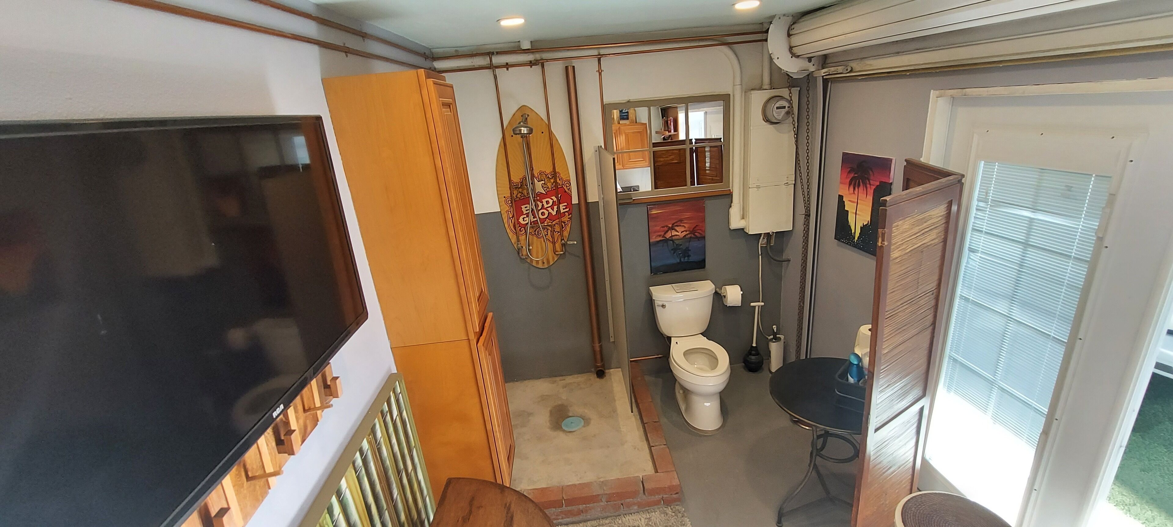 Douche, savon, shampoing, papier toilette