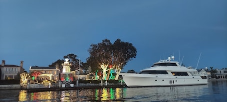 Marina. This Venue is set up for hourly rates only. 4.5 hour min. Capacity 150 guests