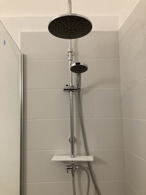 Shower, hair dryer, bidet, towels - The Bows and the Stars (brindisi)