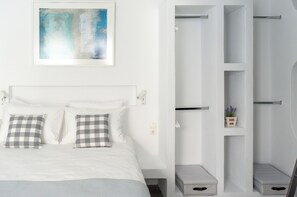 1 bedroom, free WiFi, bed sheets - Room 4 @ Pelican Paros in the Old Town! (Paros)
