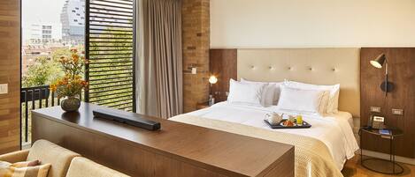 2 bedrooms, iron/ironing board, travel crib, free WiFi