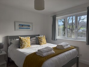 3 chambres, fer et planche à repasser, Wi-Fi, draps fournis