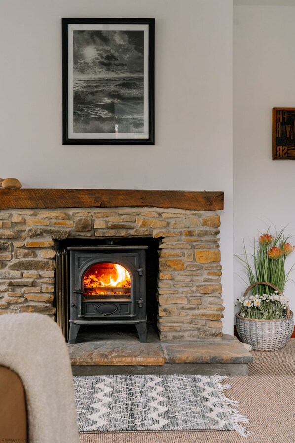 Interior - Beachcomber, Sleeps 7, Pets, Hot Tub (Croyde)
