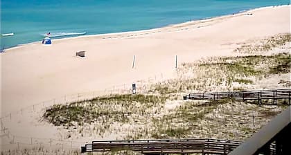 Walk to Flora-Bama! On Beach! We love snowbirds! Monthly discount!